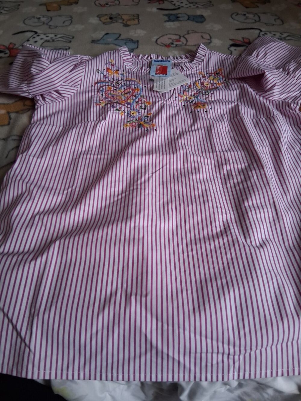 pretty  womans shirt size small